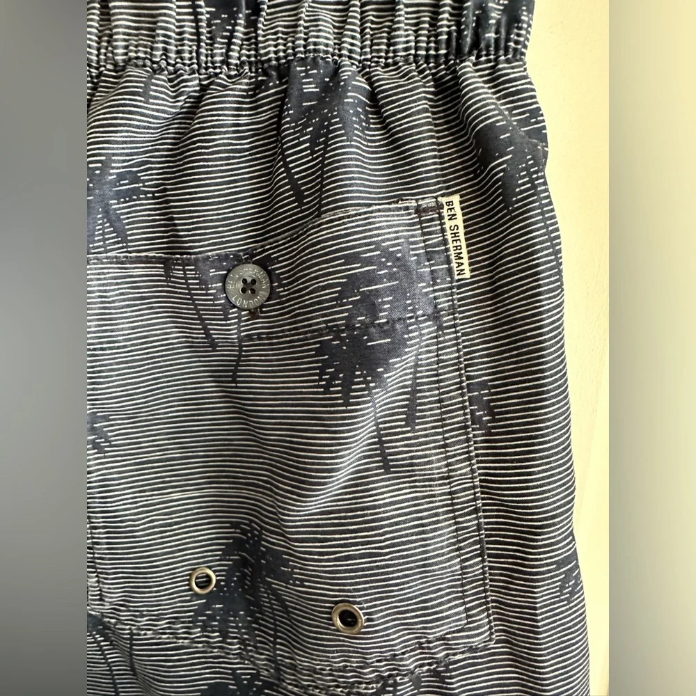 Men’s L Ben‎ Sherman swim trunks